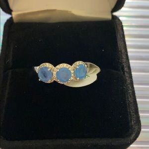 Size 8 fusion tropical blue qtz & white topaz ring